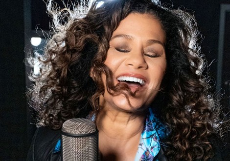 Jazz vocalist Karla Harris