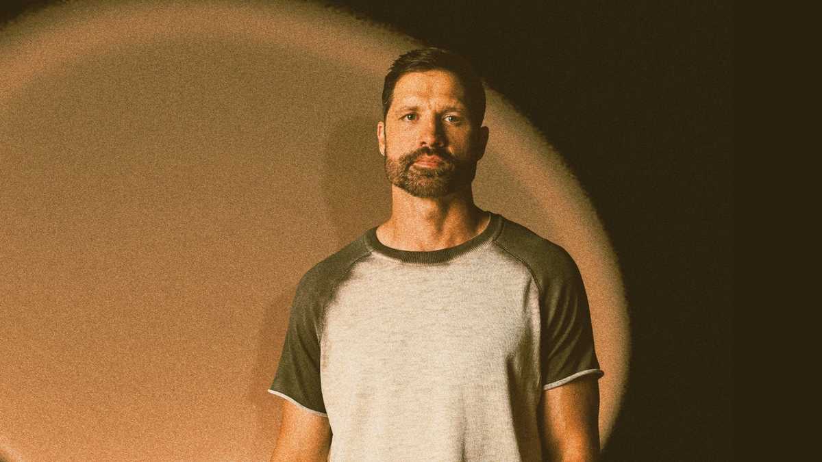 photo of Walker Hayes